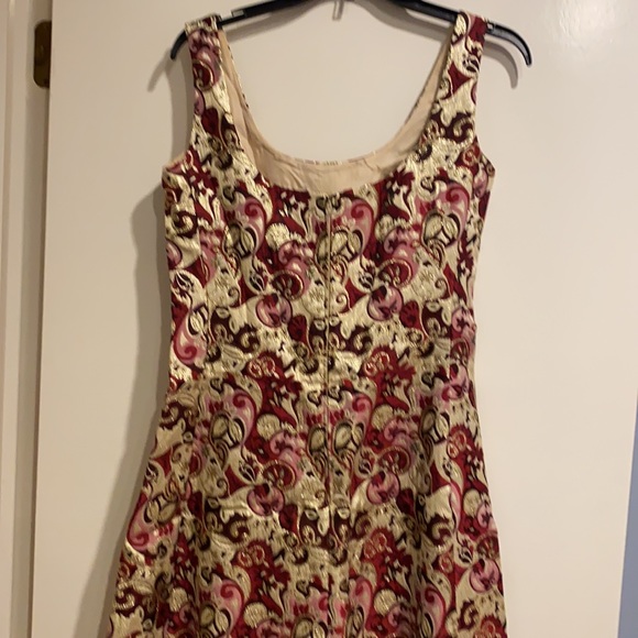 Elegant dress - Picture 8 of 8